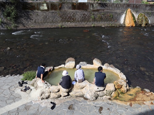 バスツアーが二湯